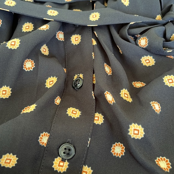 Banana Republic Long Sleeve Navy Print dress. Size 4 NWT - Picture 2 of 8